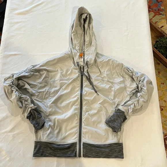 Lucy Women’s‎ ruched sleeve zip up hoodie jacket large super cute EUC - Picture 1 of 3